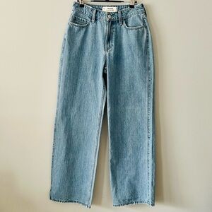 Hollister Low-Rise Relaxed Straight Jeans | Medium Wash | Size 6L NWOT